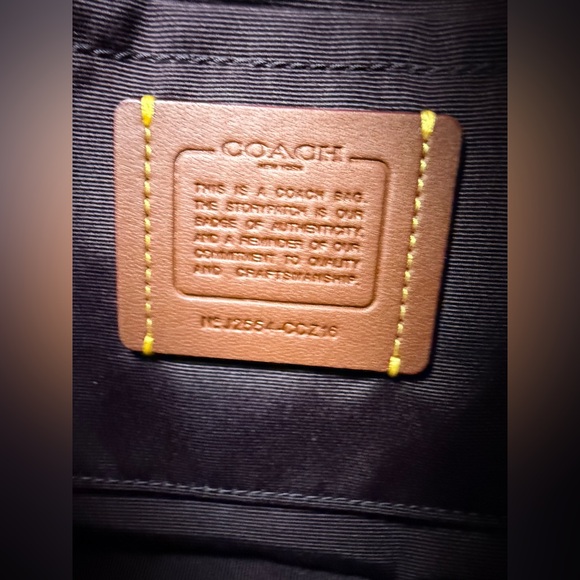 NWT Coach Teri Shoulder Bag With Cherry Print CCZ16 Gold/Black - Picture 10 of 16